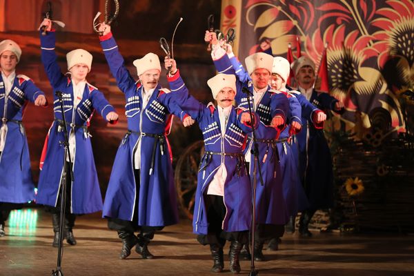 Cossacks Folk Show BAGATITSA in House of Countess Panina