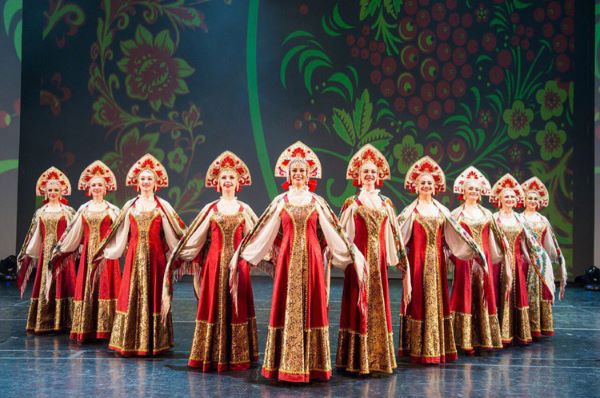 Folk Show of Traditional Russian Dancing & Singing at Nikolayevsky