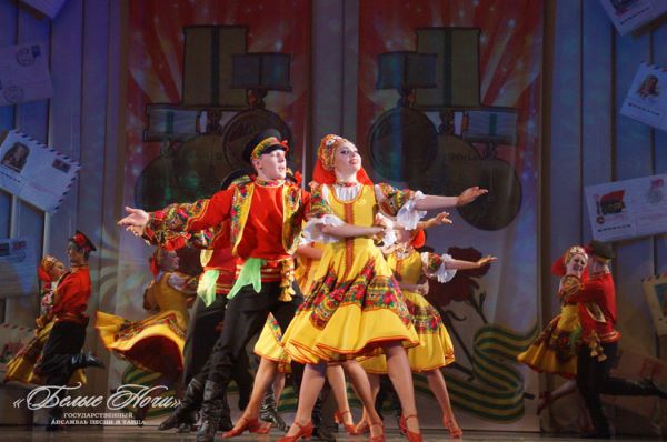 Folklore show Russia in Fairytales in Saint-Petersburg